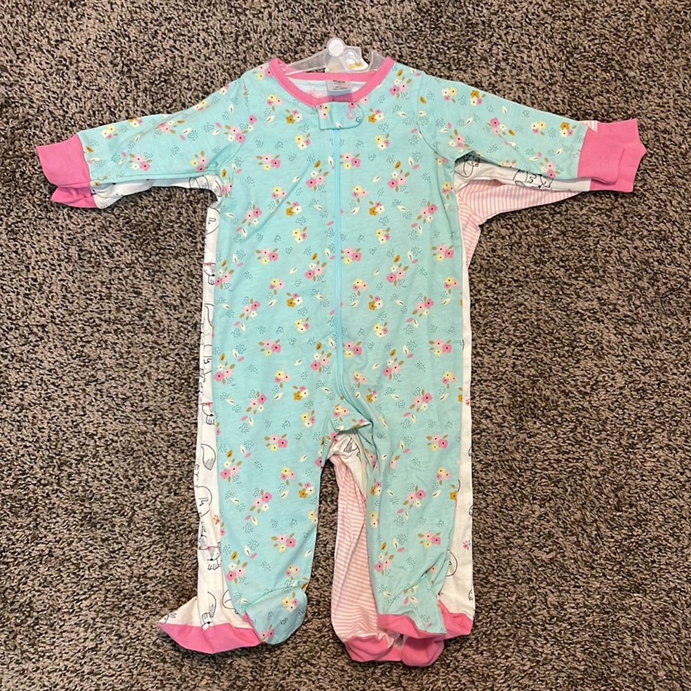 Gerber bodysuit footies - Picture 3 of 4
